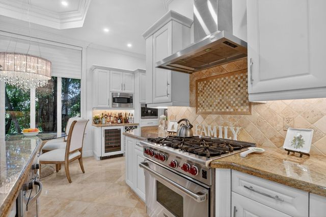 33 SE Olive Way, Boca Raton, FL 33432