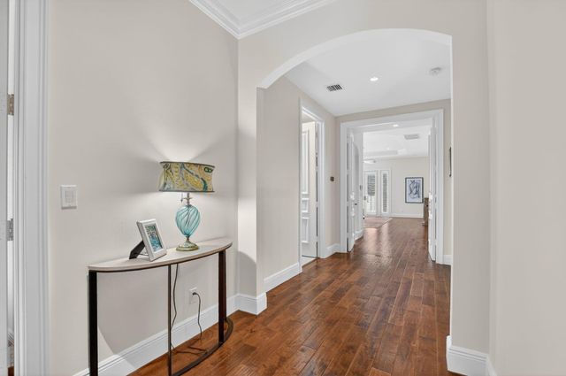 33 SE Olive Way, Boca Raton, FL 33432