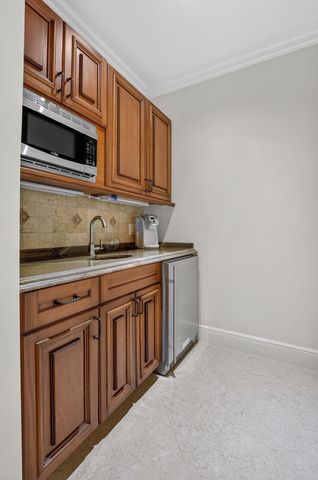 33 SE Olive Way, Boca Raton, FL 33432