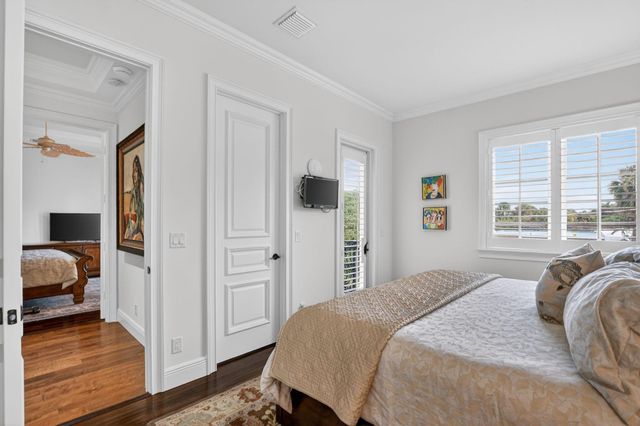 33 SE Olive Way, Boca Raton, FL 33432