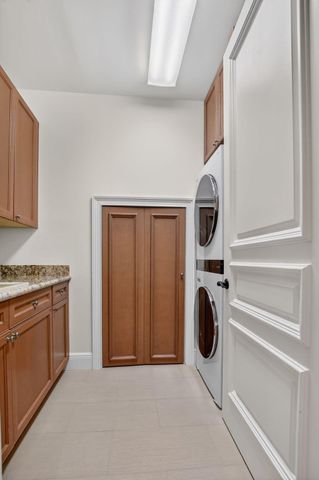 33 SE Olive Way, Boca Raton, FL 33432