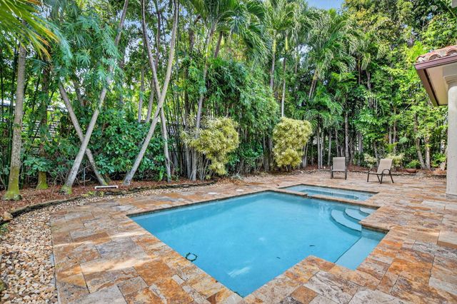 33 SE Olive Way, Boca Raton, FL 33432