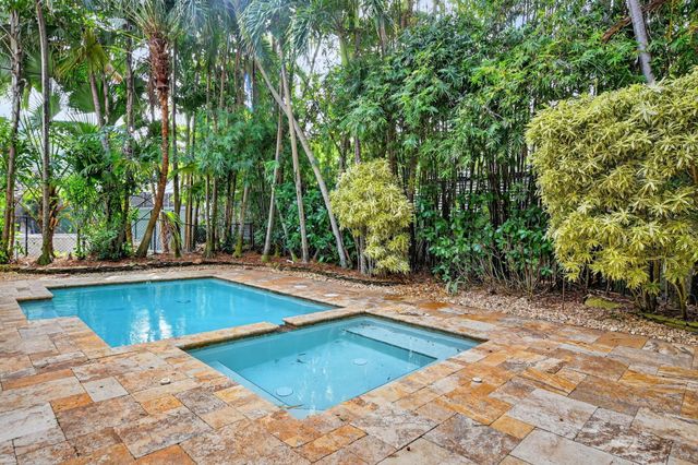 33 SE Olive Way, Boca Raton, FL 33432