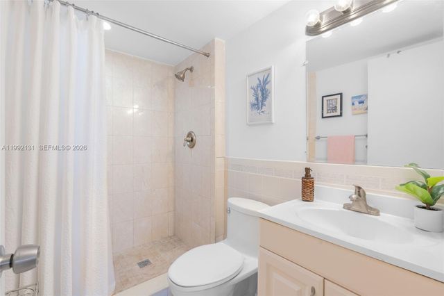 2400 NE 10th St 210, Pompano Beach, FL 33062