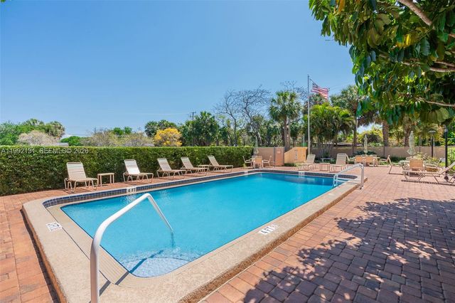 2400 NE 10th St 210, Pompano Beach, FL 33062