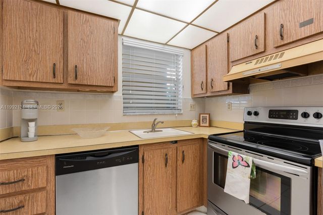 2400 NE 10th St 210, Pompano Beach, FL 33062