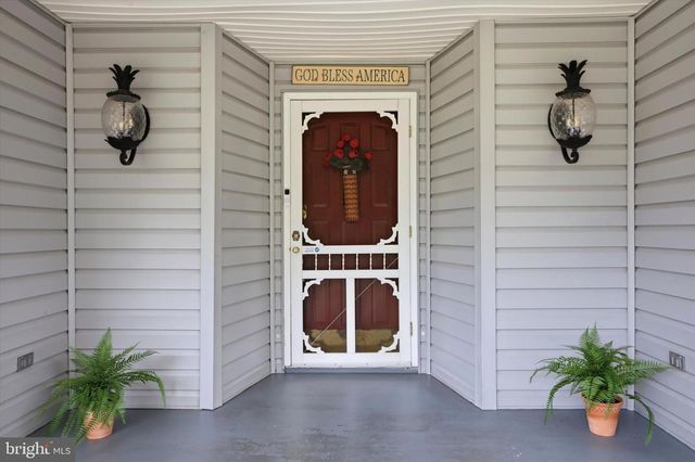37 SCHOOL RD, Schwenksville, PA 19473