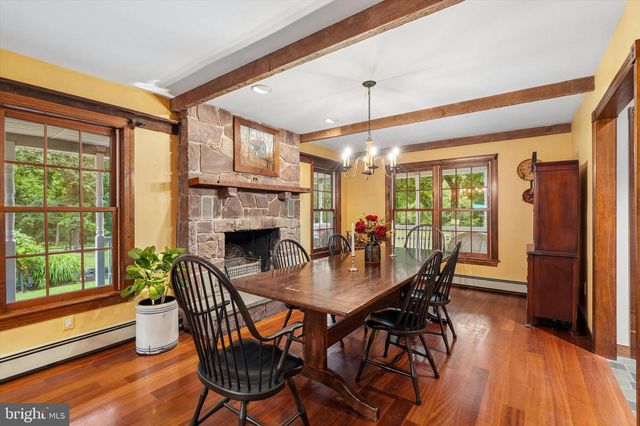 37 SCHOOL RD, Schwenksville, PA 19473