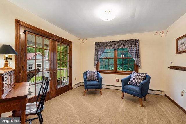 37 SCHOOL RD, Schwenksville, PA 19473
