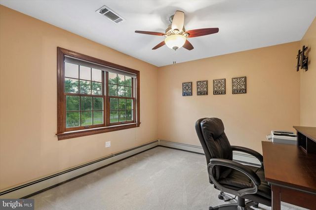 37 SCHOOL RD, Schwenksville, PA 19473