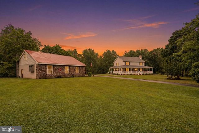 37 SCHOOL RD, Schwenksville, PA 19473