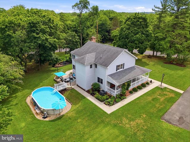 37 SCHOOL RD, Schwenksville, PA 19473