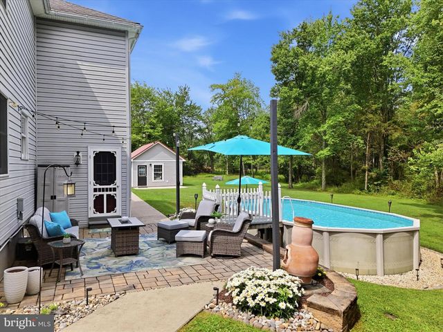 37 SCHOOL RD, Schwenksville, PA 19473