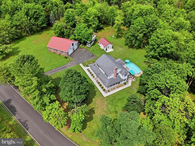 37 SCHOOL RD, Schwenksville, PA 19473