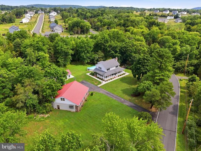 37 SCHOOL RD, Schwenksville, PA 19473