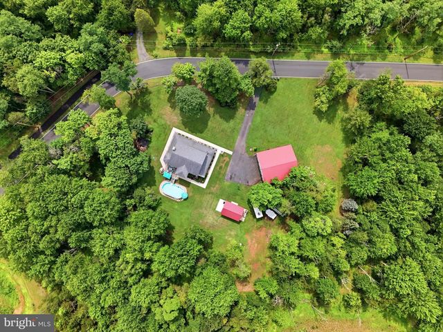 37 SCHOOL RD, Schwenksville, PA 19473