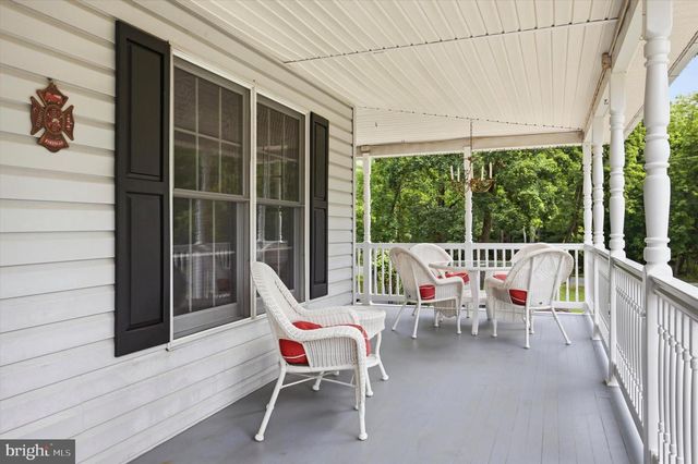 37 SCHOOL RD, Schwenksville, PA 19473