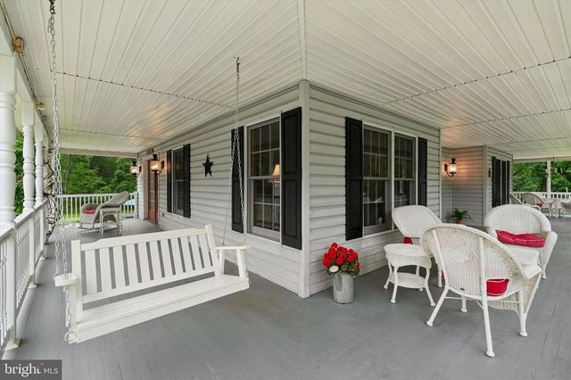 37 SCHOOL RD, Schwenksville, PA 19473