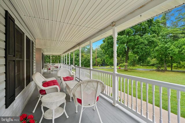 37 SCHOOL RD, Schwenksville, PA 19473