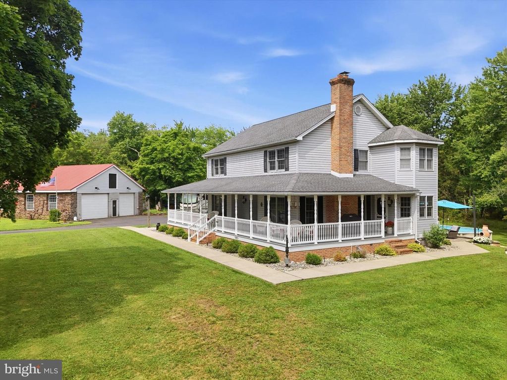 37 SCHOOL RD, Schwenksville, PA 19473