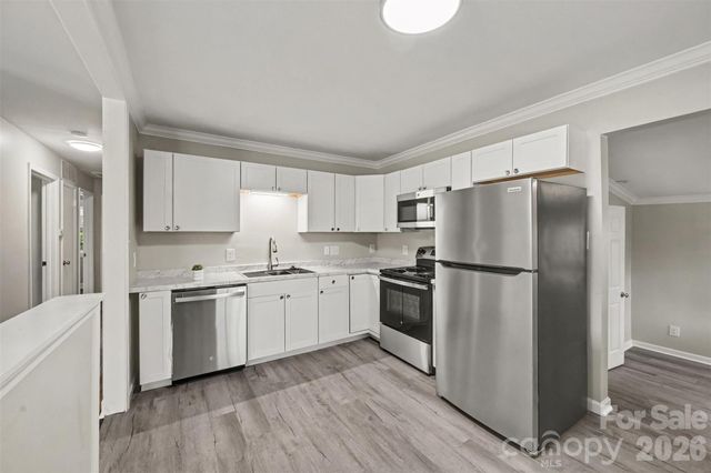 4421 Knollcrest Drive, Charlotte, NC 28208