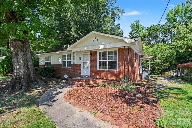 4421 Knollcrest Drive, Charlotte, NC 28208