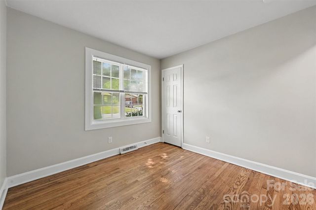 4421 Knollcrest Drive, Charlotte, NC 28208