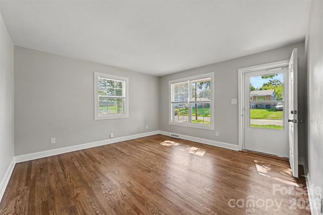4421 Knollcrest Drive, Charlotte, NC 28208