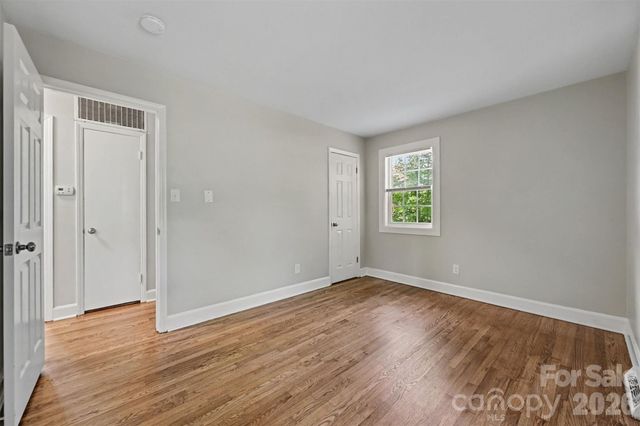 4421 Knollcrest Drive, Charlotte, NC 28208