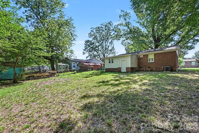 4421 Knollcrest Drive, Charlotte, NC 28208