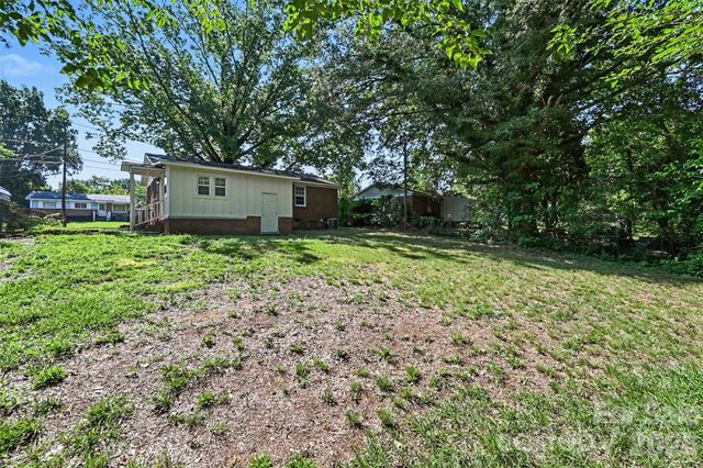 4421 Knollcrest Drive, Charlotte, NC 28208
