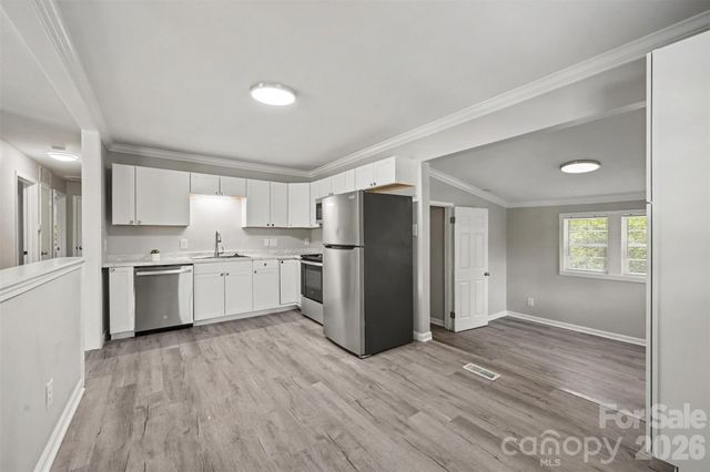 4421 Knollcrest Drive, Charlotte, NC 28208