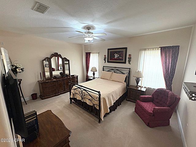 2548 Woods View Drive, Marianna, FL 32446