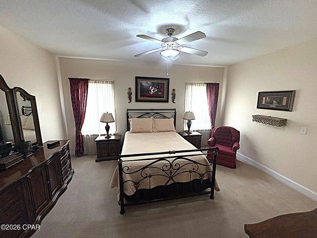 2548 Woods View Drive, Marianna, FL 32446