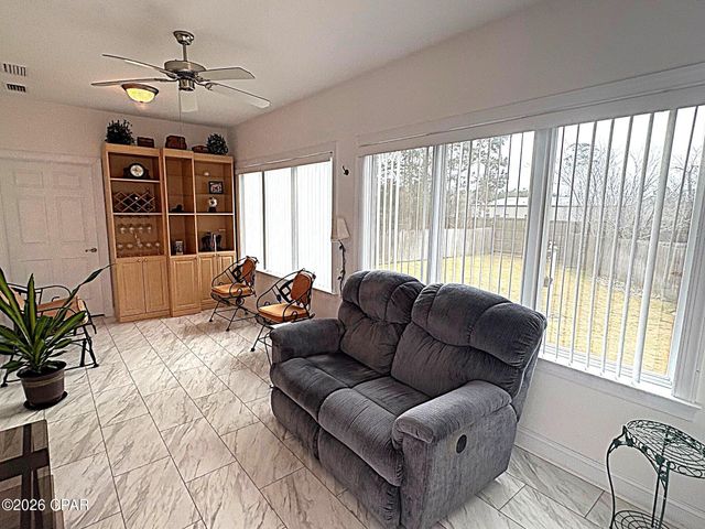 2548 Woods View Drive, Marianna, FL 32446