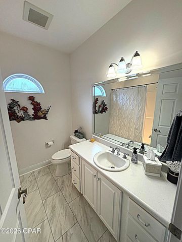 2548 Woods View Drive, Marianna, FL 32446