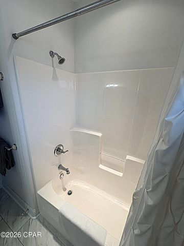 2548 Woods View Drive, Marianna, FL 32446