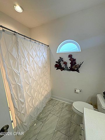 2548 Woods View Drive, Marianna, FL 32446