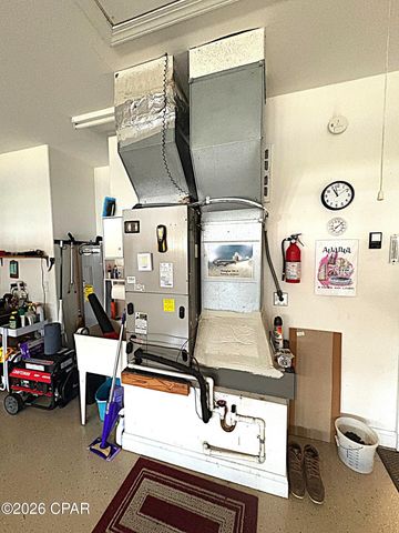 2548 Woods View Drive, Marianna, FL 32446