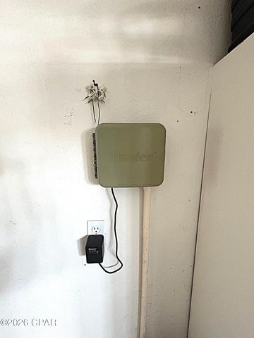 2548 Woods View Drive, Marianna, FL 32446