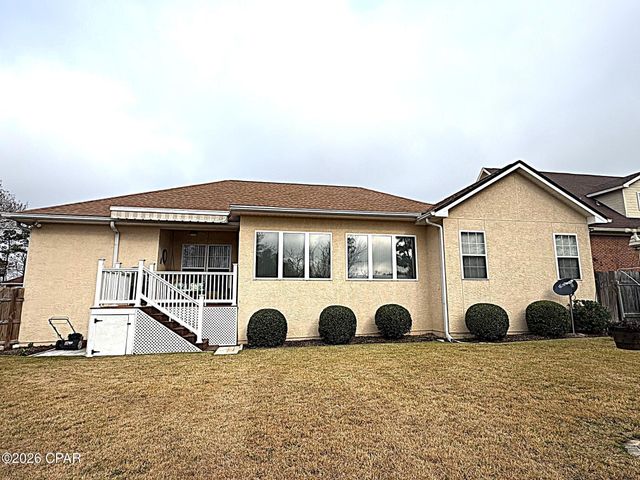 2548 Woods View Drive, Marianna, FL 32446