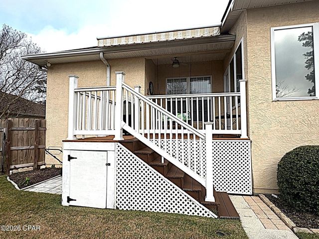 2548 Woods View Drive, Marianna, FL 32446