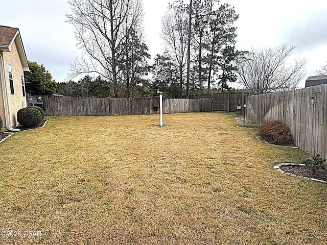 2548 Woods View Drive, Marianna, FL 32446