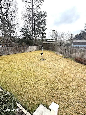 2548 Woods View Drive, Marianna, FL 32446