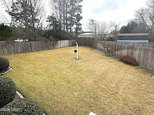 2548 Woods View Drive, Marianna, FL 32446