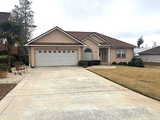 2548 Woods View Drive, Marianna, FL 32446