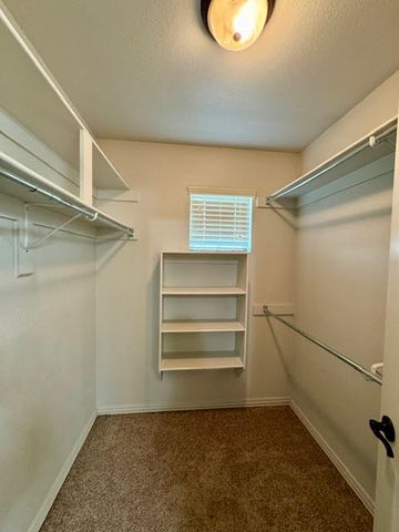 592 N Longfellow Lane, Fayetteville, AR 72704