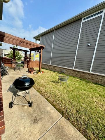 592 N Longfellow Lane, Fayetteville, AR 72704