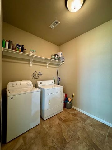 592 N Longfellow Lane, Fayetteville, AR 72704