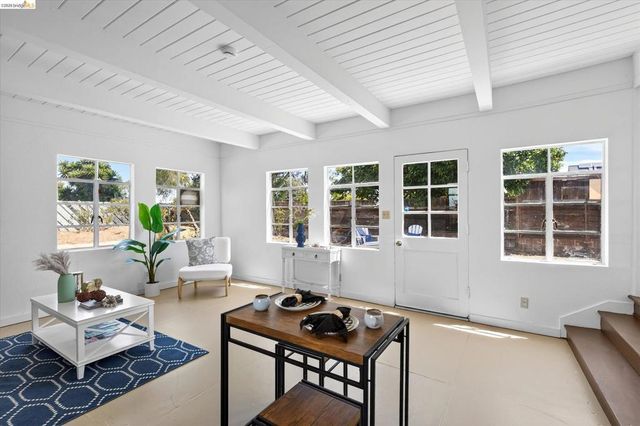 136 Craven St, Vallejo, CA 94590